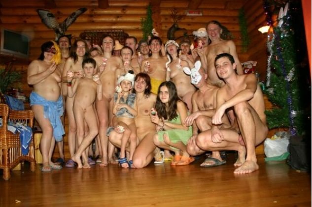 Nudists in a sauna meet new year [WorldNudism]