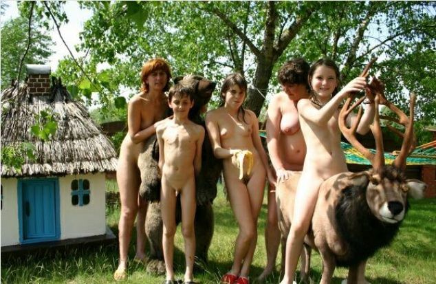 Purenudism - European nudism [WorldNudism]