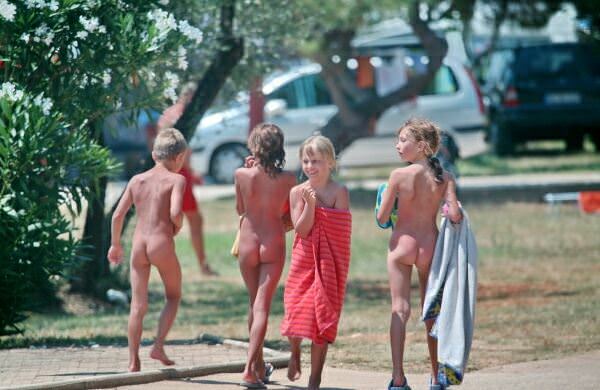 Pure nudism photo - Camp of nudists [WorldNudism]