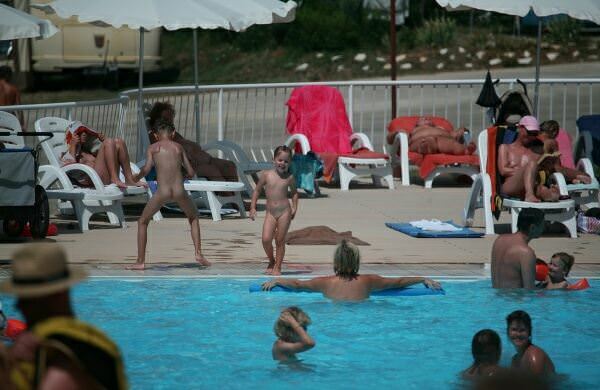 Family nudists of Europe in photo pool [WorldNudism]