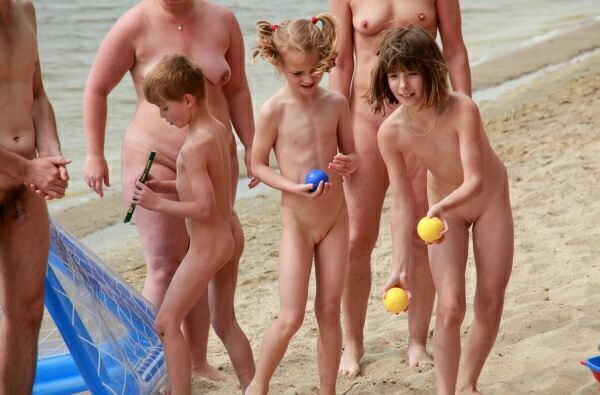 Purenudism photo - a big collection of a nudism new a premium (5.37 GB, 5616&#215;3744) [WorldNudism]